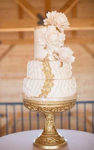 Wedding - Beautiful Black And White Wedding Cake Design By Lori Cossou - Displayed At The Oklahoma State Sugar Art Show.