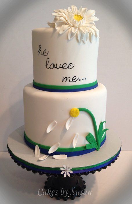 Hochzeit - "He Loves Me" Wedding Cake