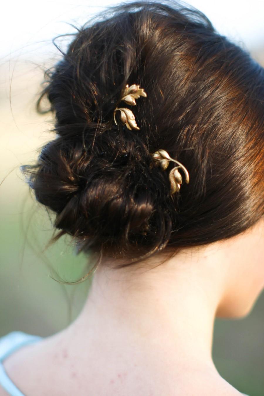 Mariage - Dainty Gold Leaf on Branch Leaf Bobby Pin Leaves on Twig Bobby Pin Fall Barrette Hair Accessory Woodland Hair Pin