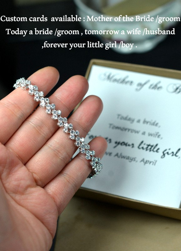 Mariage - Bridal Party Gift, Bridal Party Jewelry,Wedding bracelet,Mother of the Bride Gift, Personalized Bridesmaids Gift,Mother of the Groom Gifts,