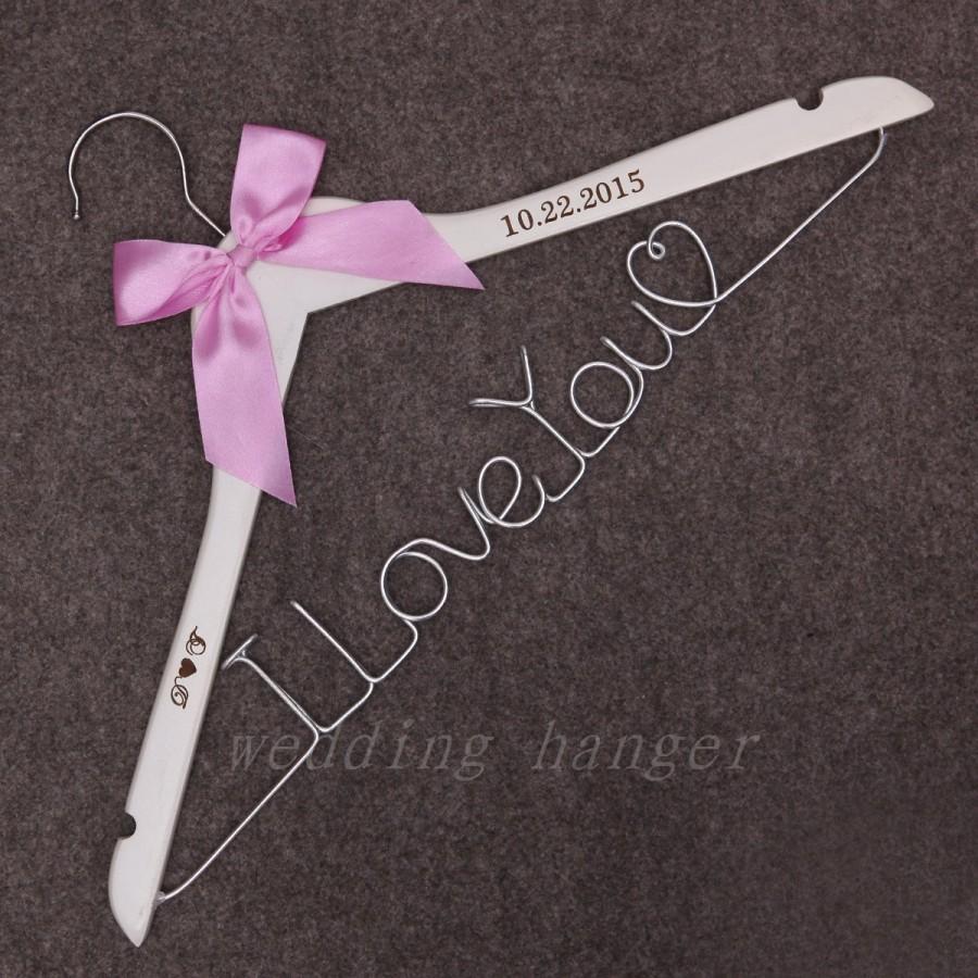 Mariage - Dress Hanger - Valentines Day gifts,Mrs.Name Hanger -Heart Shape WIre Hanger, Custom personalized Wedding Hanger, wedding wire hanger,gift