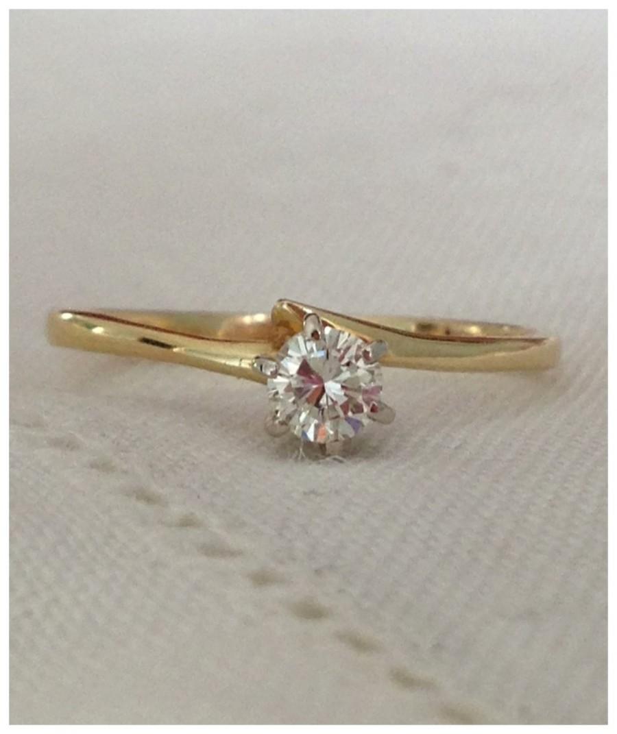 Wedding - A Classic Vintage 14kt Yellow Gold Diamond Solitaire Engagement Ring - May