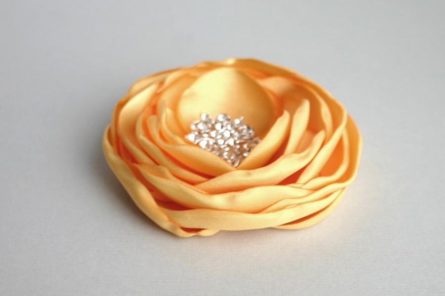 Mariage - Yellow Flower Hair Accessory, Yellow Hair Clip, Wedding Flower Accessory, Bridesmaid Yellow Flower, Flower Hair Piece, Bridal Accessory,