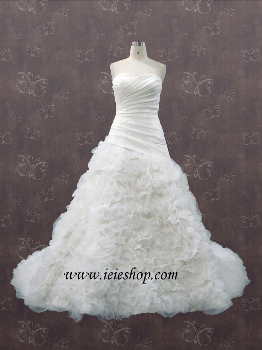Mariage - Strapless Sweetheart Wedding Gown with Organza ruffles and flowers R5003