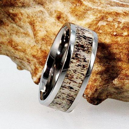 زفاف - Deer Antler Ring in Titanium Band, Hunters Wedding Band, Ring Armor Included