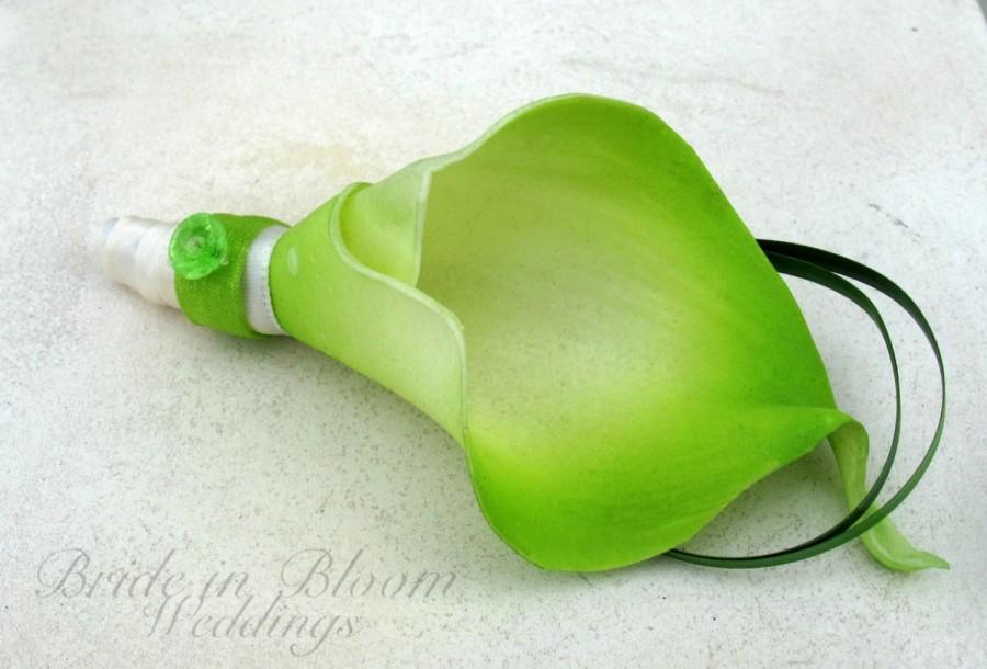 Mariage - Boutonniere calla lily lime green white Wedding boutonnieres