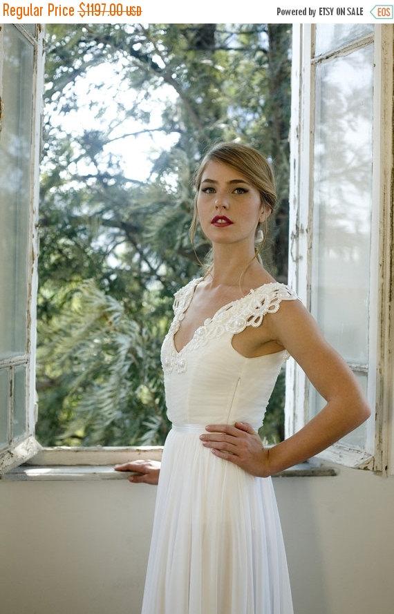 Свадьба - Cyber Monday Sale Romantic vintage inspired wedding gown, Custom made chiffon wedding dress, Ivory/White Wedding dress Bridal Gown custom si