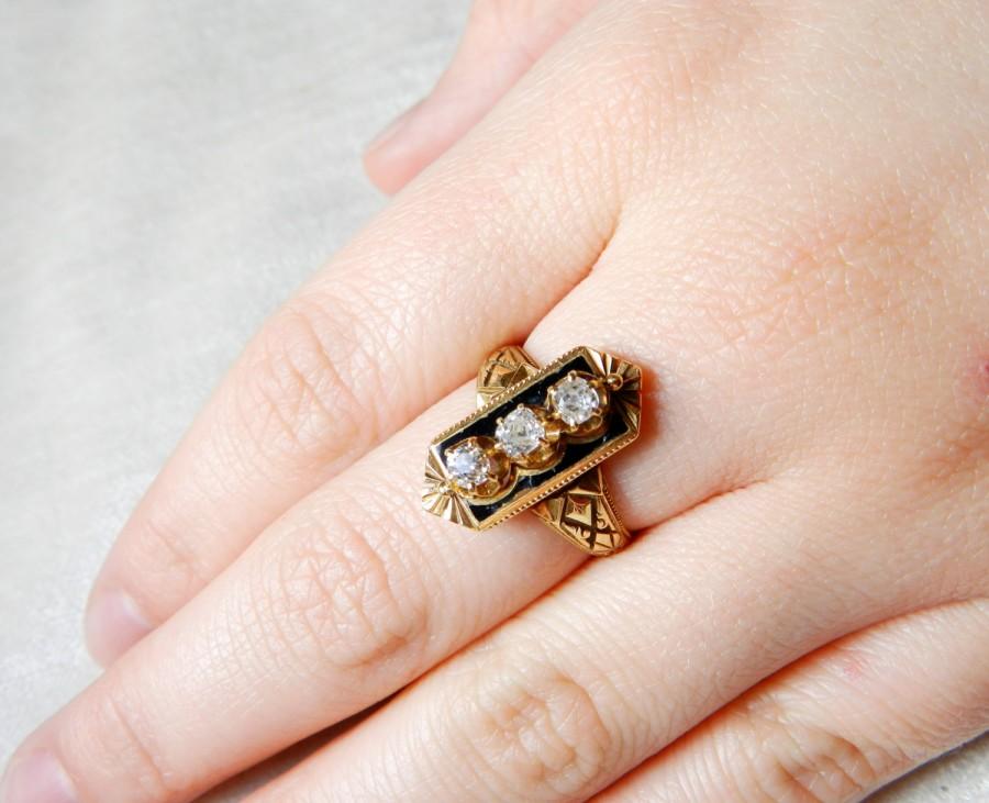 زفاف - Unique Engagement Ring Raw Mine Cut Diamond Engagement Ring Enamel Antique Three Cushion Cut Diamond Ring Gold mid 1800s