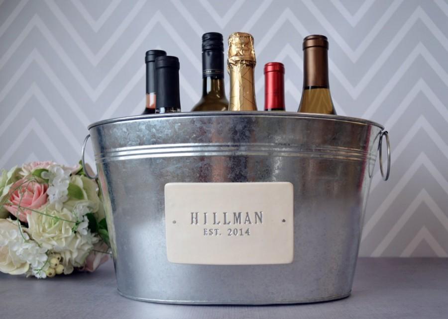 Свадьба - Personalized Wedding Gift with Last Name and Date in Silver - Large Champagne Tub