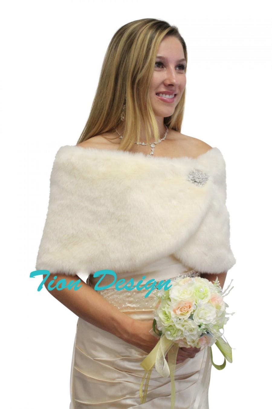 Wedding - Bridal Fur Wrap, light Champagne Faux Fur Wedding Wrap, faux fur stole, faux fur shrug, faux fur shawl