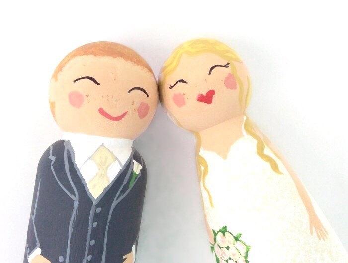 Свадьба - Wedding Cake Topper, Personalized Topper, Wooden Cake Topper, Bride and Groom, Wedding Cake Decor, Peg People- pet or children optional!