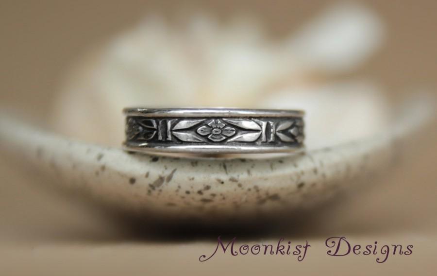 Hochzeit - Art Deco Forget-Me-Not Band with Round Accent Bands in Sterling Silver - Stylized Floral Wedding Band - Geometric Floral Commitment Ring