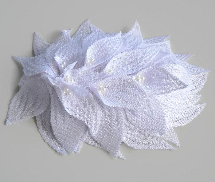 Свадьба - Stylised Bridal Cocktail Hat Modern Wedding Fascinator Headpiece Lace Leaves Handmade, OOAK. Unique Design.