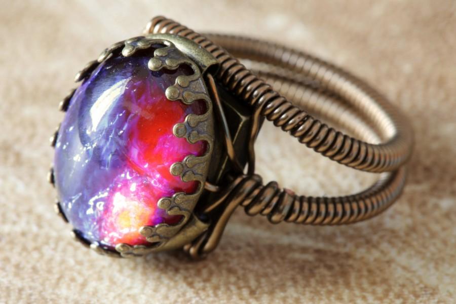 زفاف - Steampunk Jewelry - Ring featuring a Breathtaking Vintage Genuine Dragon's Breath jewel