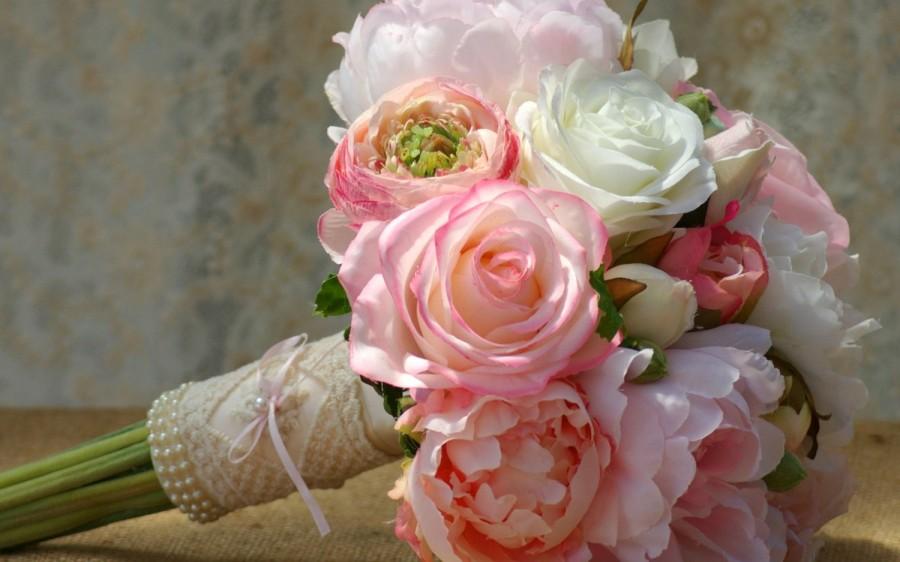 Hochzeit - Ivory Cream Pink Peach Peony Rose Ranunculus Spring Bridal Bouquet and FREE Boutonniere