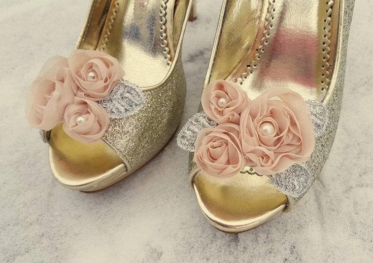 Свадьба - Shoe Clips, Bridal Shoe Clips, Wedding Shoe CLips, Champagne Shoe Clips, Floral Clips for Wedding Shoes, Bridal Shoes, Pumps, Heels