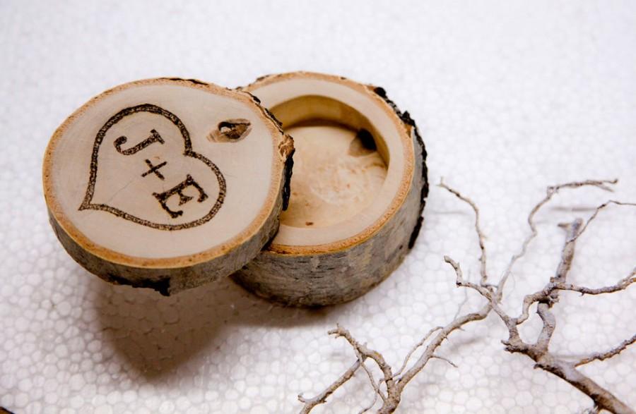 Hochzeit - Wedding Ring Bearer Rustic Decor Personalized Birch Ring Box