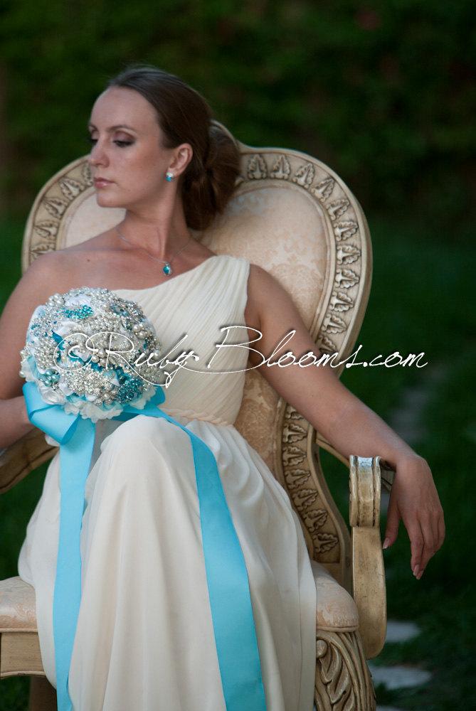 Hochzeit - Sapphire and Diamond Blue Wedding Brooch Bouquet. "Something Blue". Crystal Blue wedding. Pear Blue Bridal broach bouquet, Ruby Blooms