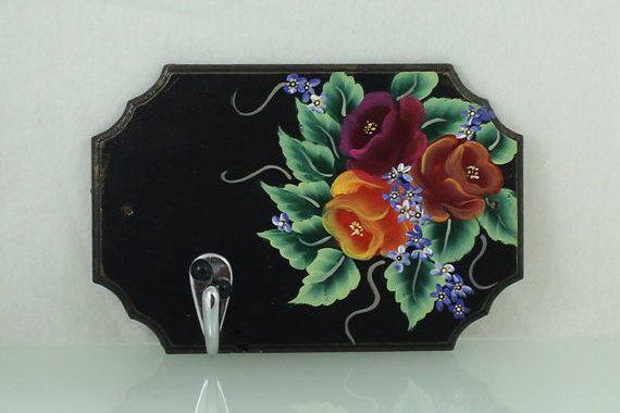 Hochzeit - Flowers key holder / Wall key holder / key chain holder / Home Decor / Jewelry Hook