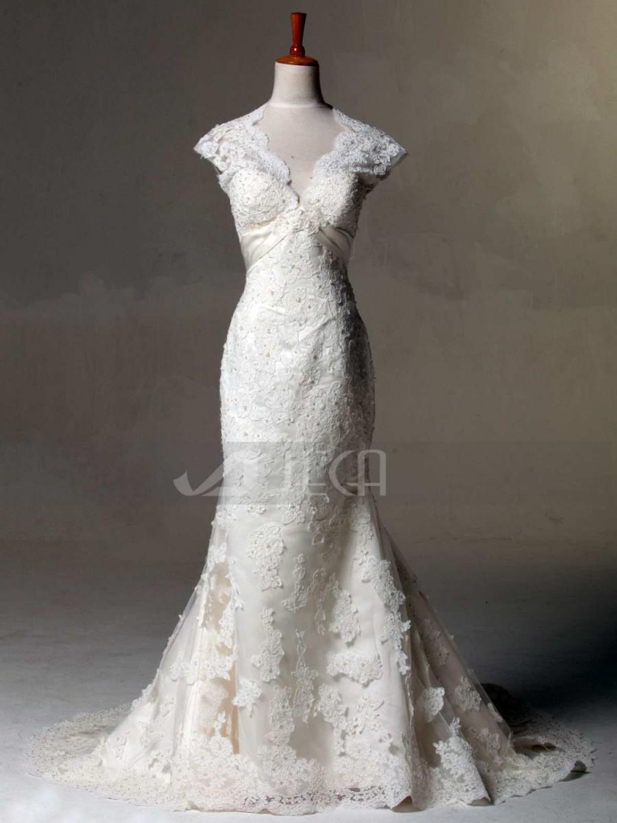 Hochzeit - Vintage Inspired Lace Wedding Dress Keyhole Back Wedding Gown Shabby Chic Wedding Dress W785