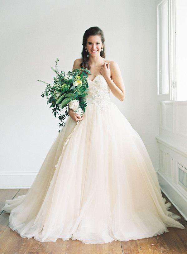 Hochzeit - 50 Elegant Gowns That Will Never, Ever Go Out Of Style