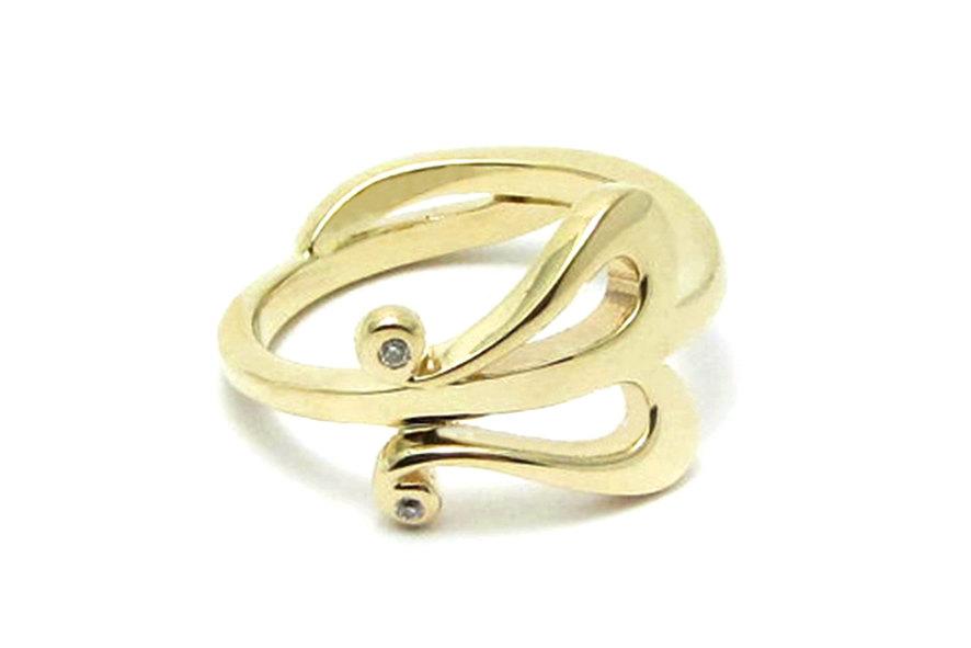 Hochzeit - 18k Yellow Gold and Diamonds Ring - Dainty gold diamond ring - engagement ring