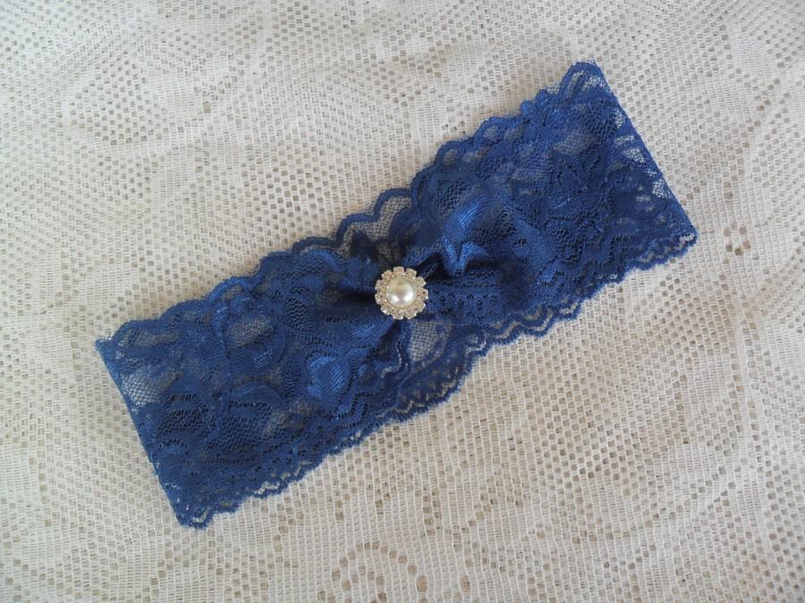 Hochzeit - Bridal garter, Wedding garter, SOMETHING BLUE garter, Lace garter, Wedding accessory, Vintage style garter, Navy blue garter, Garter