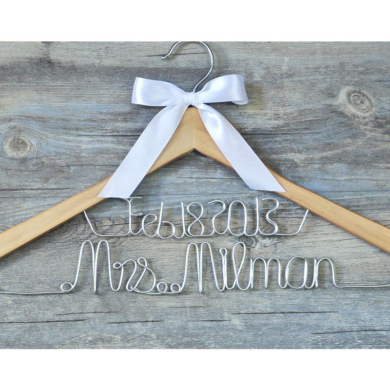 Mariage - personalized bridal hanger with bowknot, custom bridesmaid hangers bridal dress hanger, personalized wedding name hanger