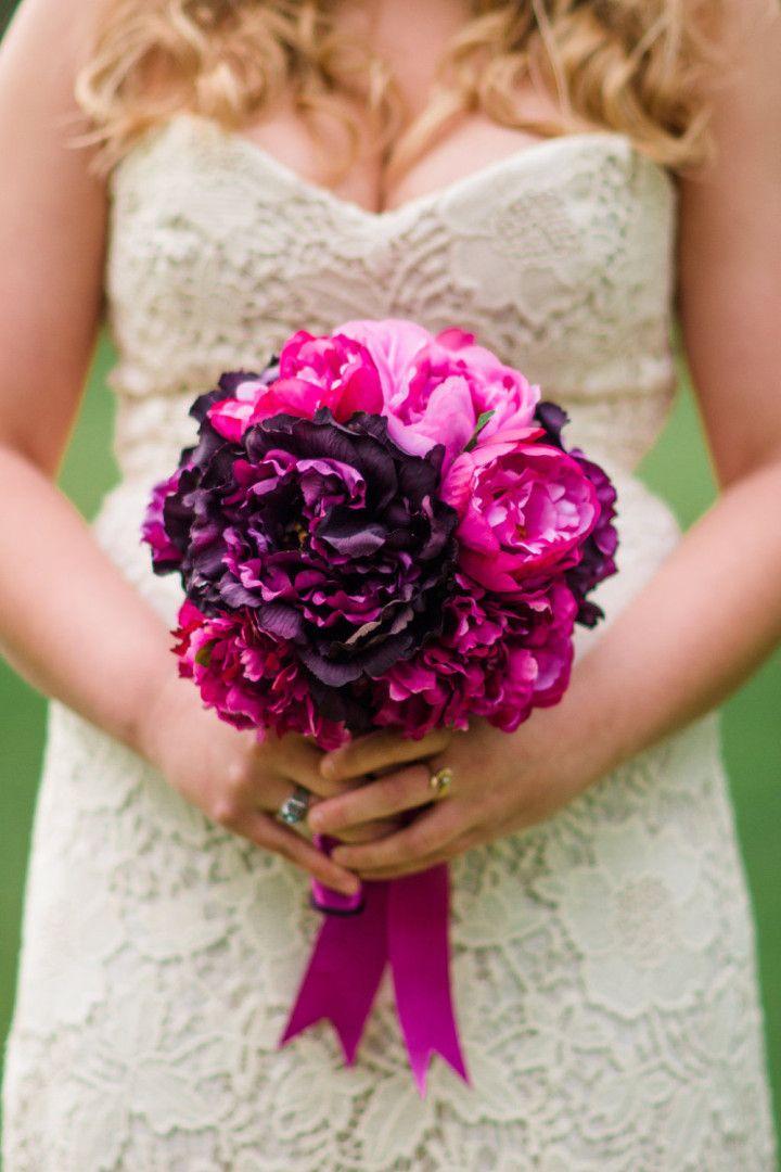 زفاف - 16 Striking And Elegant Bridal Bouquet Ideas - MODwedding