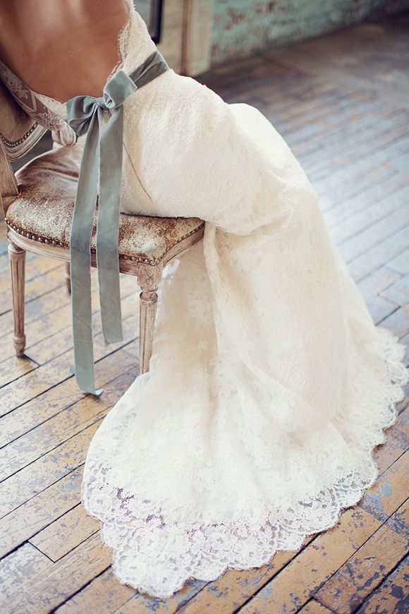 Свадьба - Turn Simple Wedding Dresses To Stunning Wedding Dresses { Personalize Wedding Dresses }