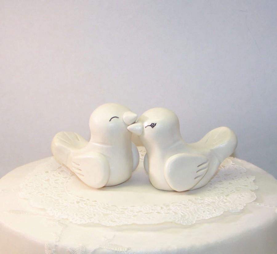 Hochzeit - Romantic Love Bird Wedding Cake Topper Birds - Elegant Wedding Decor - Custom Choice of Colors