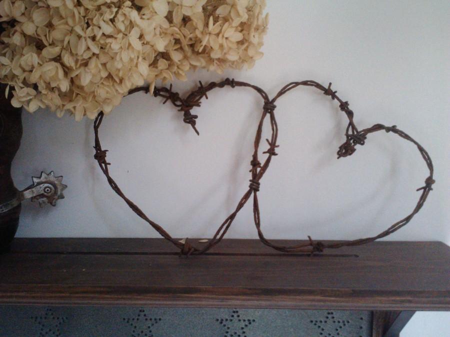 زفاف - Entwined rusty barbed wire hearts home wedding decor