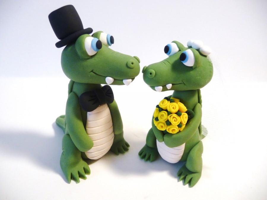 Hochzeit - Alligator - Crocodile Wedding Cake Topper - Choose Your Colors