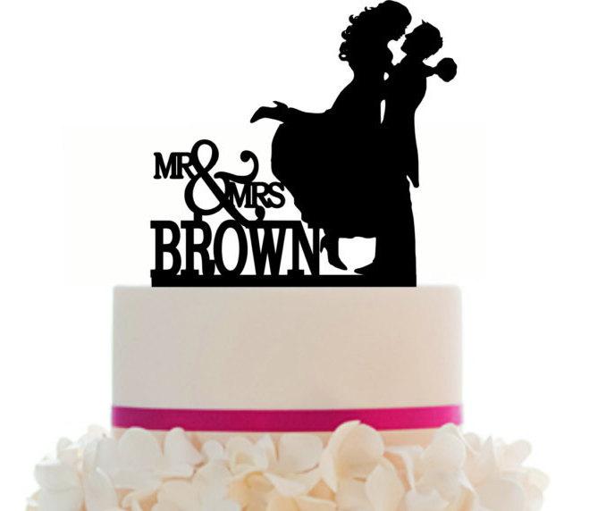 زفاف - Custom Wedding Cake Topper , Couple Silhouette, Your last Name and free base for display after the event