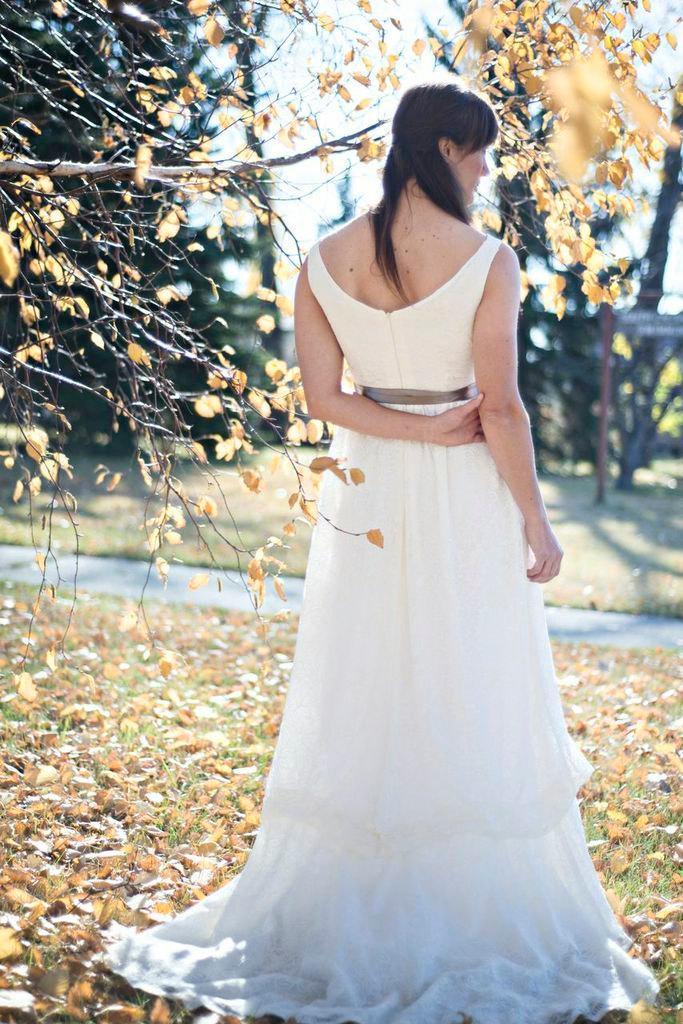 Wedding - SAMPLE SALE: Bohemian Romantic Lace  Wedding dress with straps Stunning