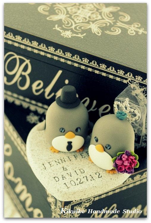 Wedding - penguins bride and groom Wedding Cake Topper (K425)