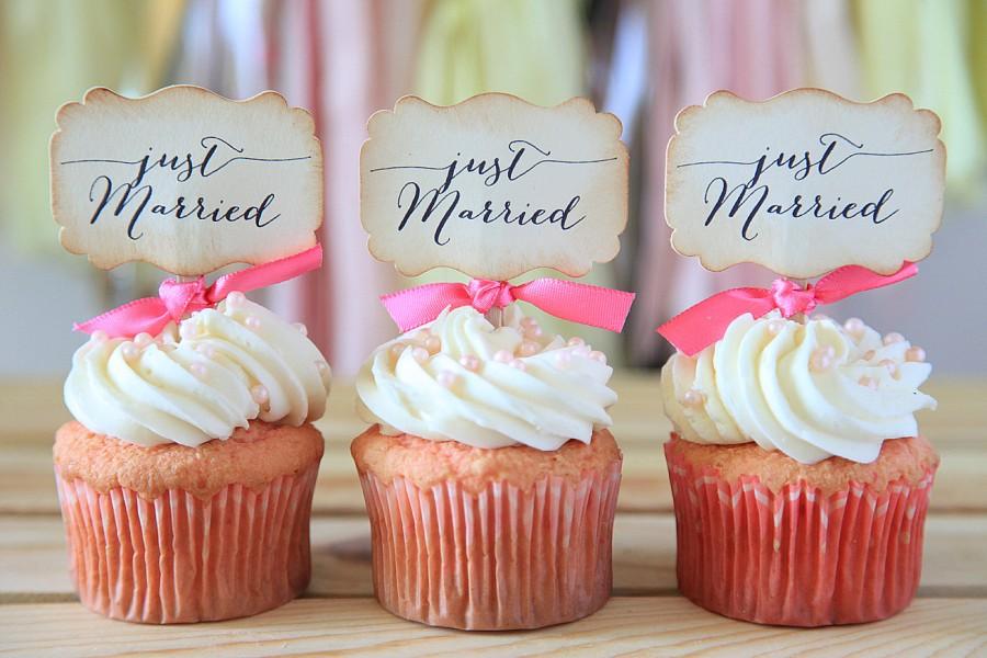 Mariage - Wedding cupcake toppers, Just Married Cupcake toppers, Wedding Decoration, Reception, Candy Table, Sweets Table, 12 toppers per set