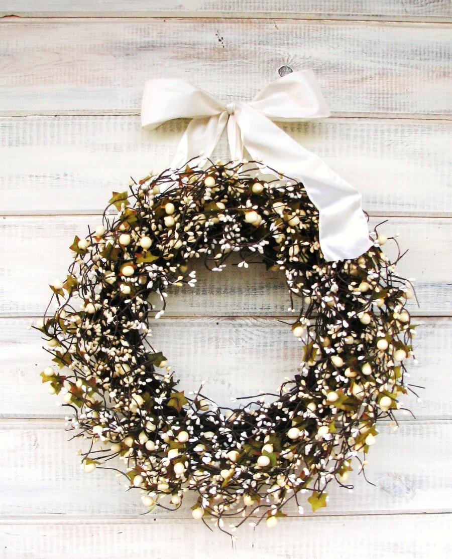 Hochzeit - Winter Wedding Wreath-Winter Wreaths-CREAM BERRY & ANTIQUE White Wreath-Berry Wreath-Housewarming Gift-Vintage Wedding Decor-Gift for Mom