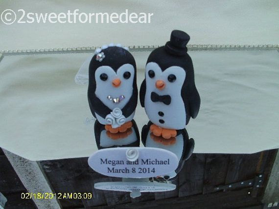Mariage - Penguin Bride and groom wedding cake toppers