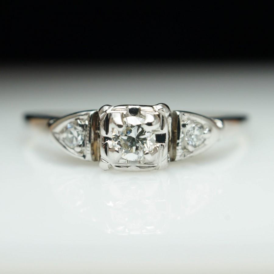 Mariage - Vintage Art Deco Solitaire Diamond Engagement Ring 14k White Gold Art Deco Engagement Ring Vintage Engagement Ring Petite Engagement Ring