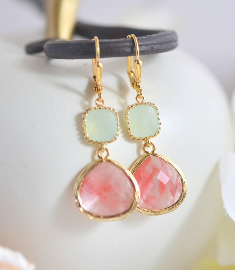زفاف - Mint and Grapefruit Dangle Earrings. Drop Jewel Bridesmaid Earrings. Bridal Drop Earrings. Coral Mint Gold Fashion Earring. Gift. Jewelry.