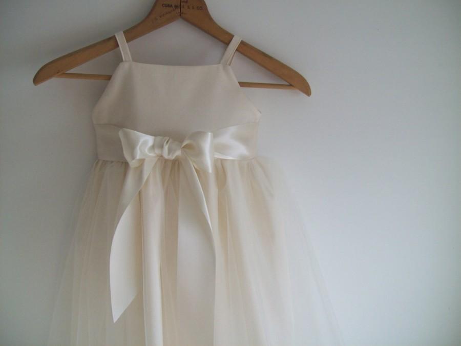 Hochzeit - Vintage style Flower Girl Dress,  natural Organic cotton flower girl dress, lace flower girl dress, tulle flower girl dress