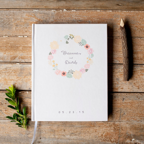 Свадьба - Wedding Guest Book Wedding Guestbook Custom Guest Book Rustic wedding floral Personalized Customized rustic wedding flowers wreath floral v2