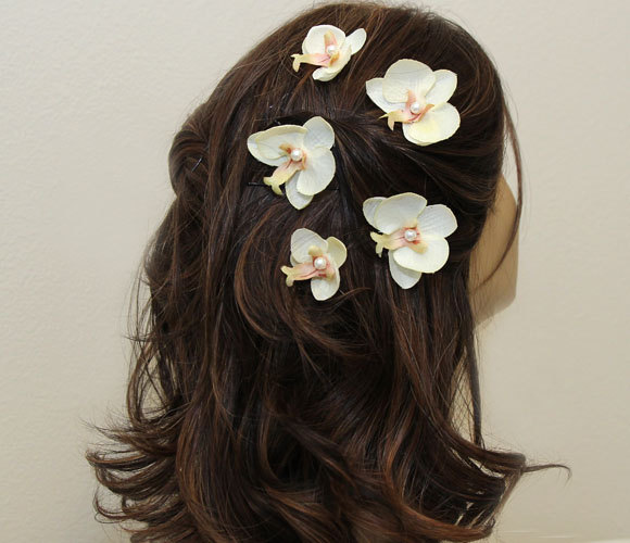 Свадьба - Set of 5 ivory orchid hair bobby pins, orchid hair pieces, bridal bridesmaid accessories