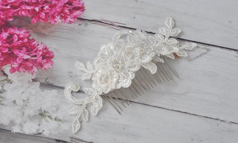 زفاف - Vintage Bridal Hair Comb, Wedding Headpiece with Beaded Lace, Pearls in Ivory