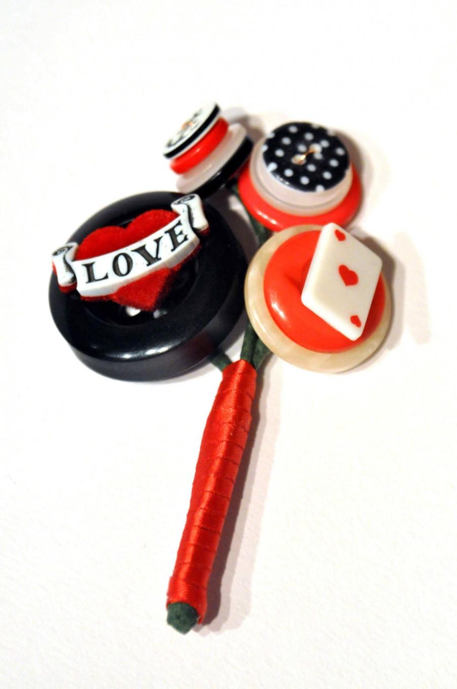 زفاف - Rockabilly Buttonhole / Button Buttonhole / Red White and Black Buttonhole / Alternative Buttonhole / 1950's Buttonhole