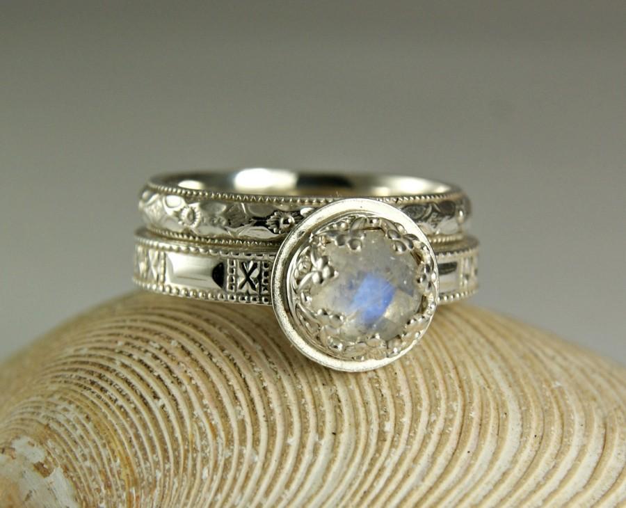 Hochzeit - Blue Moonstone Wedding Set,  Wedding Band & Engagement Ring, Round Gemstone Sterling Silver Ring