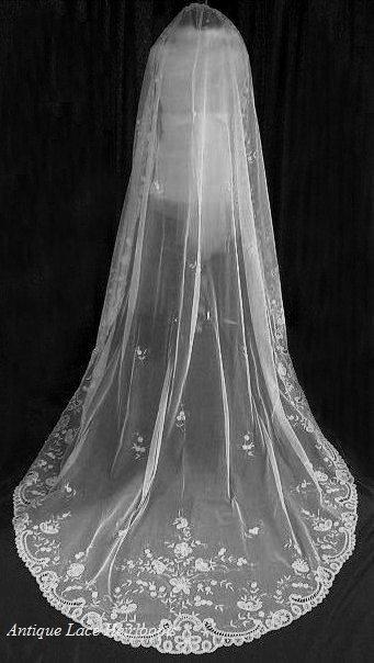 Wedding - VINTAGE & ANTIQUE Brussels Lace 1920's Deco Gatsby Downton Abbey ~ Heirloom Wedding Veil ~ Handmade