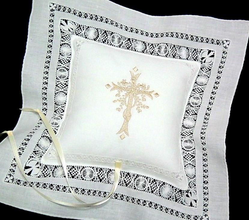 زفاف - Irish Linen Ring Bearer Pillow, Cross Ring Bearer Pillow, Monogrammed Ring Bearer Pillow, Style 3651