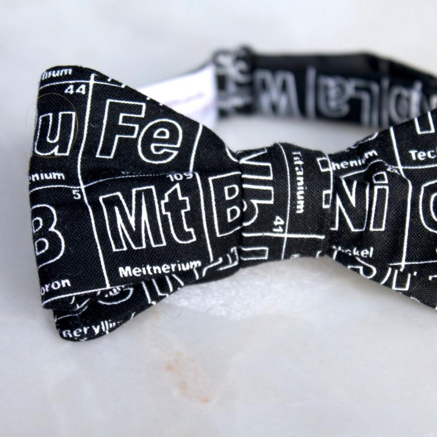 Свадьба - Periodic Table Elements Bow Tie in Black and White - Groomsmen and wedding tie - clip on, pre-tied with strap or self tying